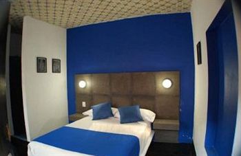 Imagen de la habitación del Hotel Suites Dali. Foto 14