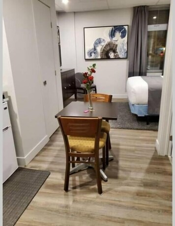 Imagen de la habitación del Hotel Suites De La Baie. Foto 20