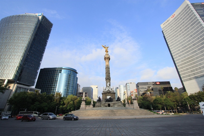 Imagen de los exteriores del Hotel Suites Del Angel. Foto 9