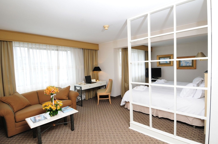 Imagen de los interiores del Hotel Suites Del Bosque. Foto 9