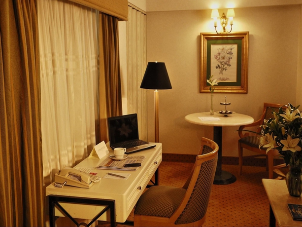 Imagen de los interiores del Hotel Suites Del Bosque. Foto 10