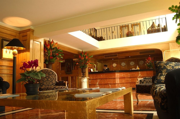 Imagen de los interiores del Hotel Suites Del Bosque. Foto 11