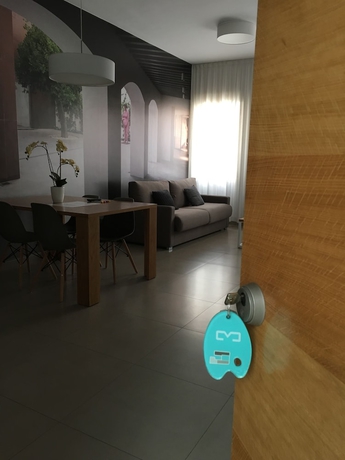 Imagen de la habitación del Hotel Suites Del Pintor Apartments. Foto 2