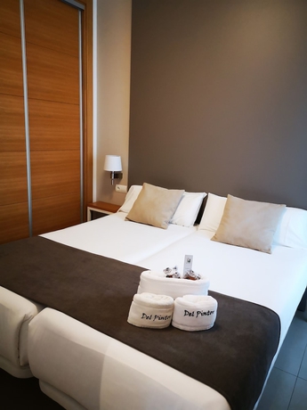 Imagen de la habitación del Hotel Suites Del Pintor Apartments. Foto 3