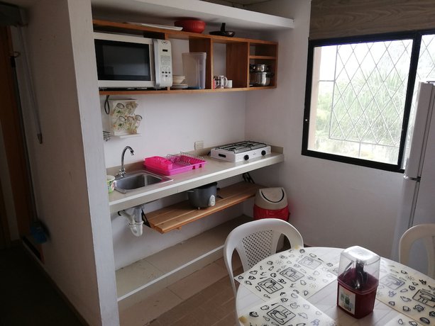 Imagen de la habitación del Hotel Suites El Mirador. Foto 9