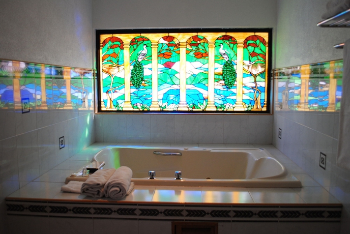 Imagen de la habitación del Hotel Suites El Paseo. Foto 6