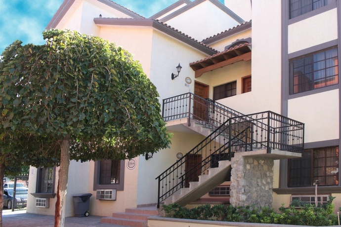 Imagen de los exteriores del Hotel Suites El Paseo. Foto 14