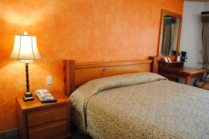 Imagen de la habitación del Hotel Suites El Paseo. Foto 13