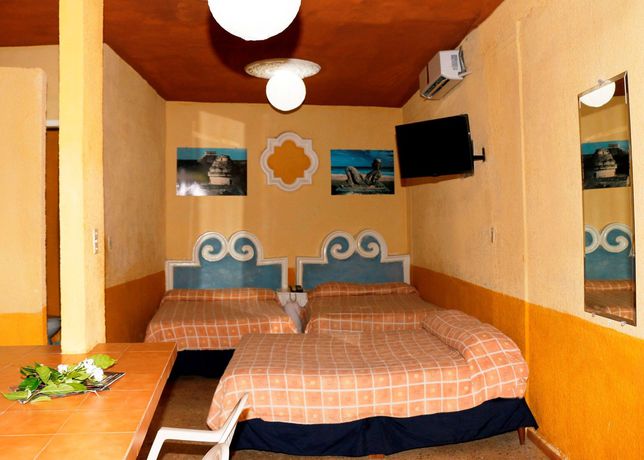 Imagen de los interiores del Hotel Suites Elia Noemi. Foto 14