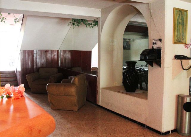 Imagen de la habitación del Hotel Suites Elia Noemi. Foto 6
