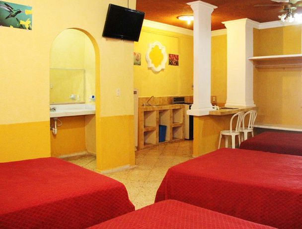 Imagen de la habitación del Hotel Suites Elia Noemi. Foto 10