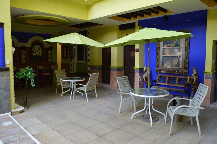 Imagen del bar/restaurante del Hotel Suites Flamboyanes. Foto 2