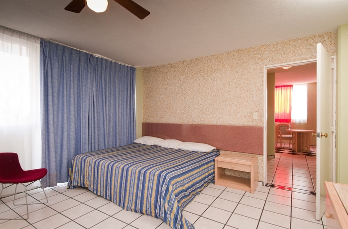 Imagen de la habitación del Hotel Suites Futura Plaza Del Sol. Foto 5