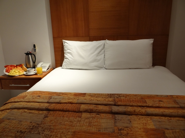 Imagen de la habitación del Hotel Suites Gaby. Foto 4