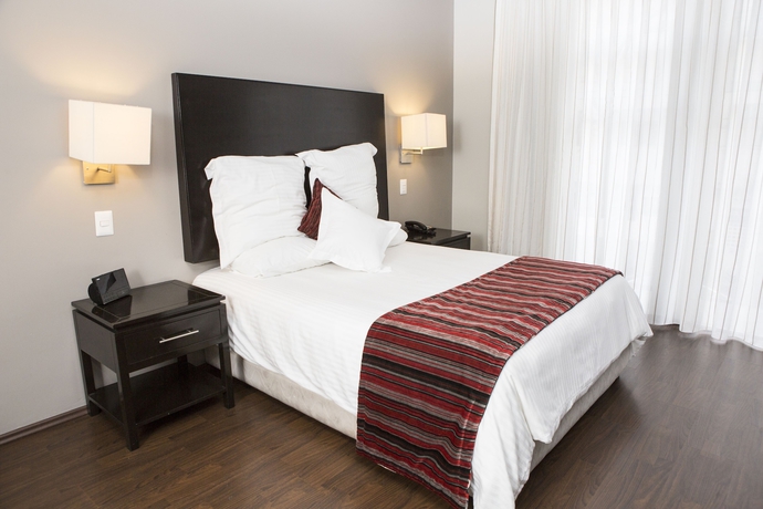 Imagen de la habitación del Hotel Suites Ganges. Foto 3