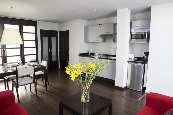 Imagen de la habitación del Hotel Suites Ganges. Foto 4