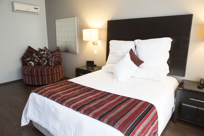 Imagen de la habitación del Hotel Suites Ganges. Foto 8
