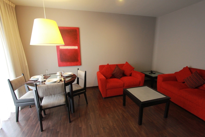 Imagen de la habitación del Hotel Suites Ganges. Foto 15