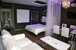 Imagen de la habitación del Hotel Suites In Marbella. Foto 2
