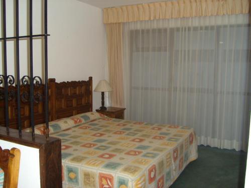 Imagen de la habitación del Hotel Suites Internacional. Foto 2