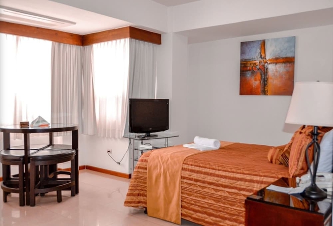 Imagen de la habitación del Hotel Suites Jardin Imperial. Foto 6