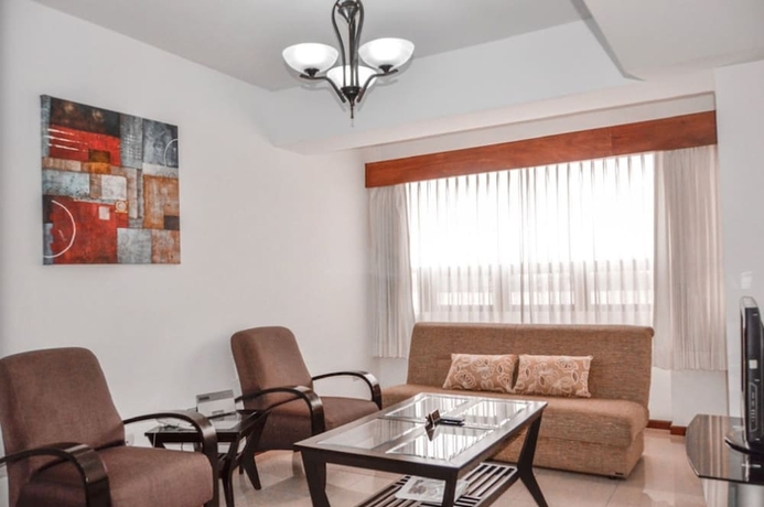 Imagen de la habitación del Hotel Suites Jardin Imperial. Foto 7