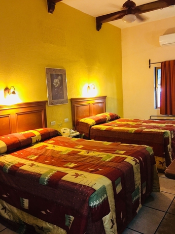 Imagen de la habitación del Hotel Suites Kino. Foto 8