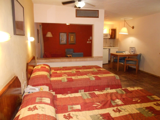 Imagen de la habitación del Hotel Suites Kino. Foto 16