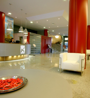 Imagen de los interiores del Hotel Suites Kris Aeropuerto. Foto 6
