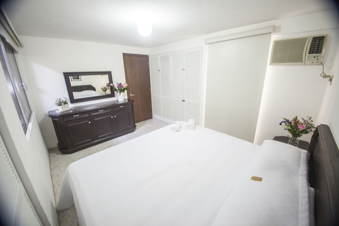 Imagen de la habitación del Hotel Suites La Fragua. Foto 6