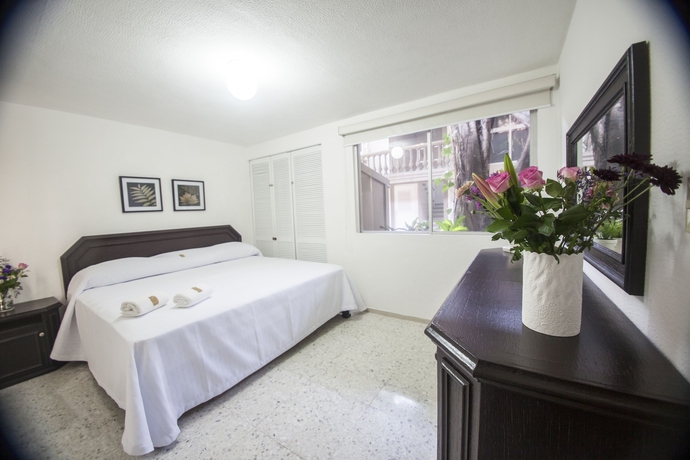 Imagen de la habitación del Hotel Suites La Fragua. Foto 8