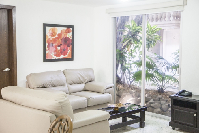 Imagen de la habitación del Hotel Suites La Fragua. Foto 9