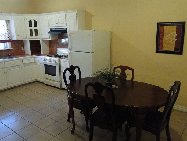 Imagen de la habitación del Hotel Suites Las Misiones. Foto 10