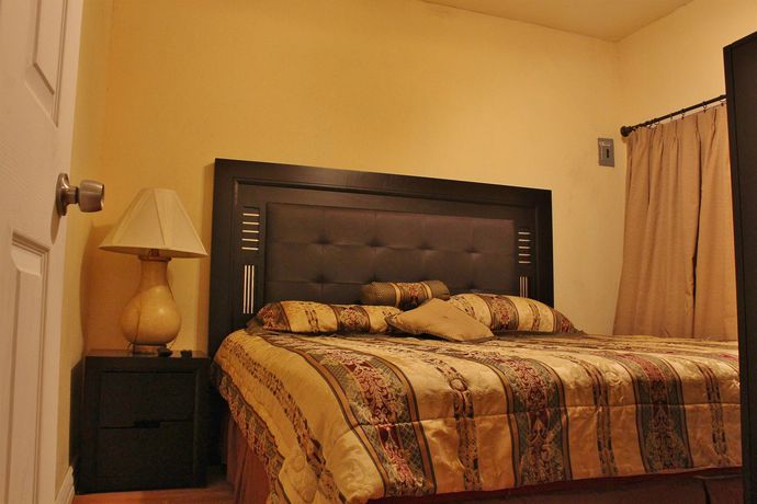 Imagen de la habitación del Hotel Suites Las Misiones. Foto 12