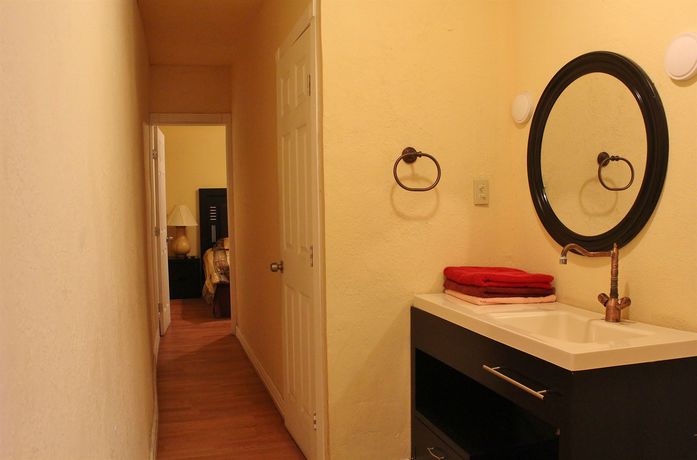 Imagen de la habitación del Hotel Suites Las Misiones. Foto 13