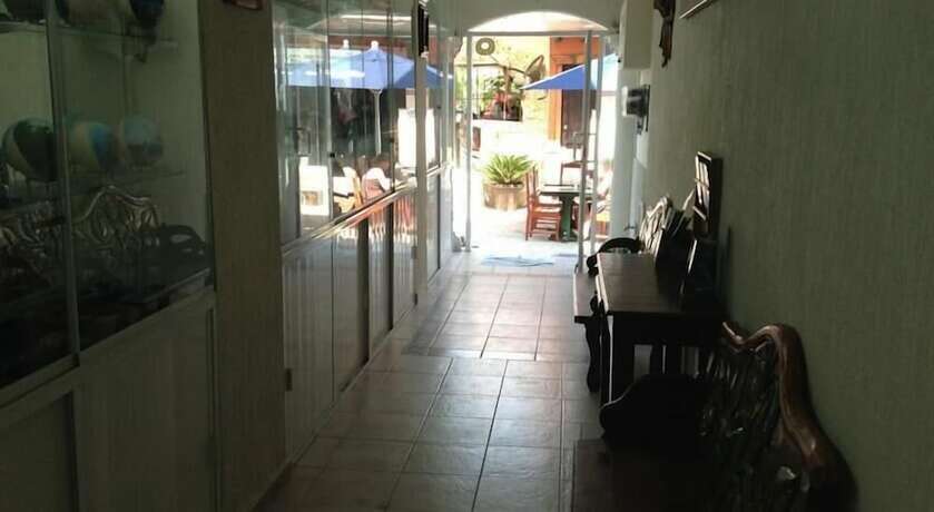 Imagen general del Hotel Suites Los Arcos, Isla Mujeres. Foto 8
