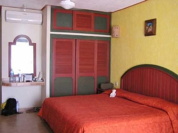 Imagen general del Hotel Suites Los Arcos, Isla Mujeres. Foto 10