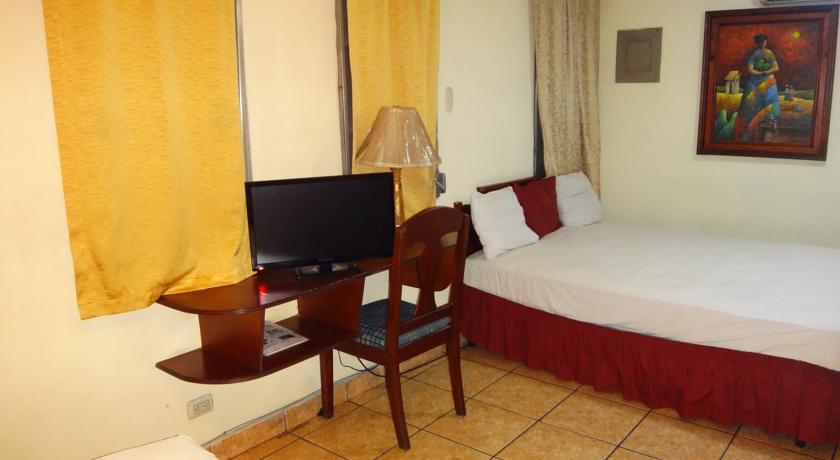 Imagen de la habitación del Hotel Suites Los Jicaros. Foto 3