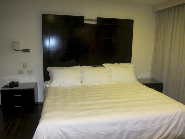 Imagen de la habitación del Hotel Suites Masliah. Foto 4