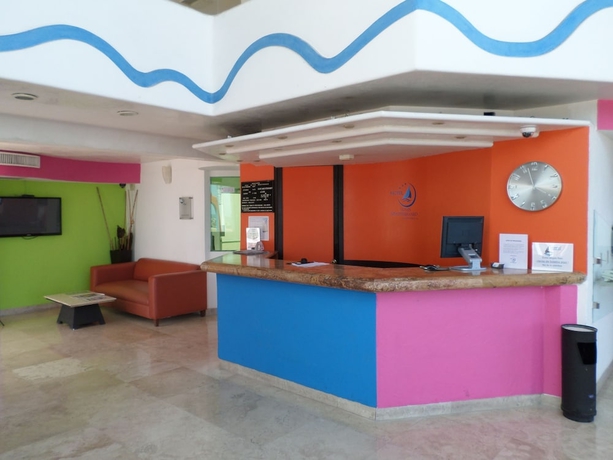 Imagen de los interiores del Hotel Suites Mediterraneo. Foto 19