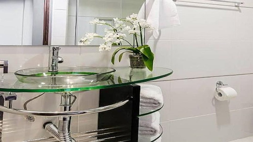 Imagen de la habitación del Hotel Suites Meson del Cid. Foto 8