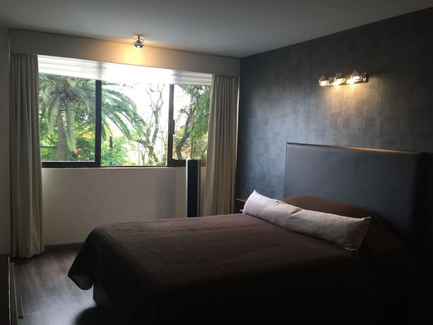 Imagen de la habitación del Hotel Suites Meson del Cid. Foto 12