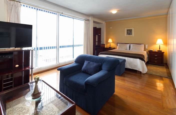 Imagen de los interiores del Hotel Suites Metropoli. Foto 11