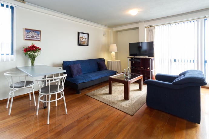 Imagen de los interiores del Hotel Suites Metropoli. Foto 12