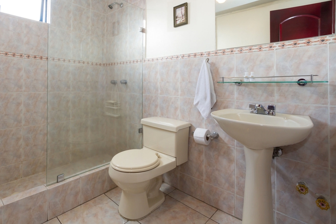 Imagen de la habitación del Hotel Suites Metropoli. Foto 5