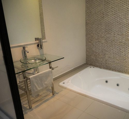 Imagen de la habitación del Hotel Suites Mil&aacute;n Room. Foto 9