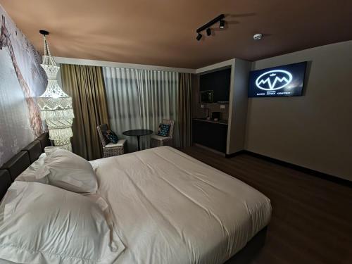 Imagen general del Hotel Suites Moma Centro. Foto 10