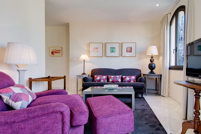 Imagen de los interiores del Hotel Suites Murillo Alcazar. Foto 10