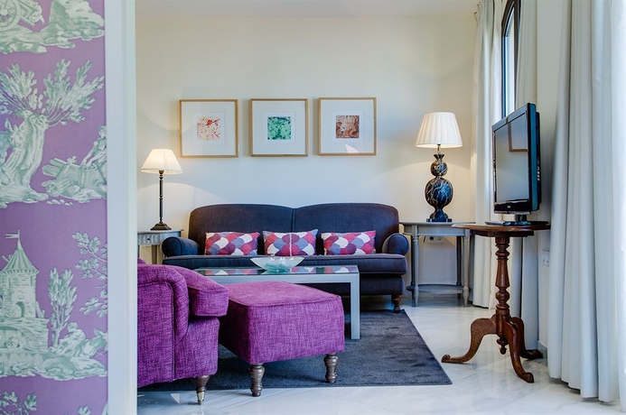 Imagen de los interiores del Hotel Suites Murillo Alcazar. Foto 12