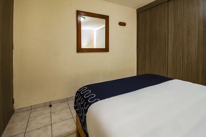 Imagen general del Hotel Suites Navata. Foto 8